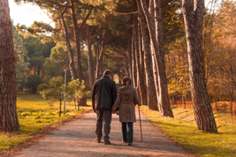 Outdoor hearing aid demonstration scene